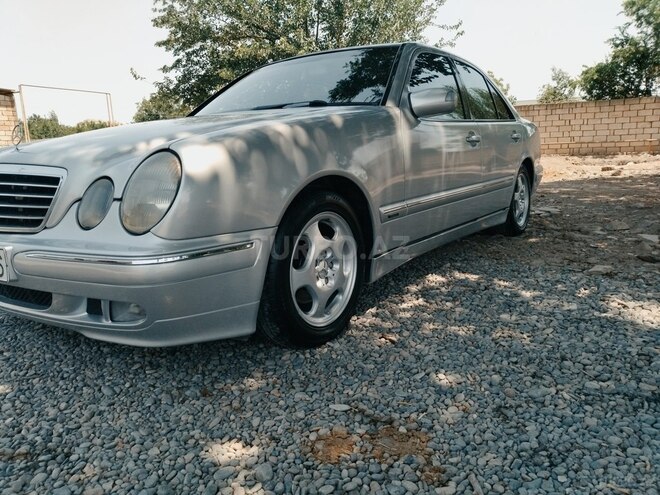 Mercedes E 220 2000, 400,000 km - 2.2 l - Neftçala