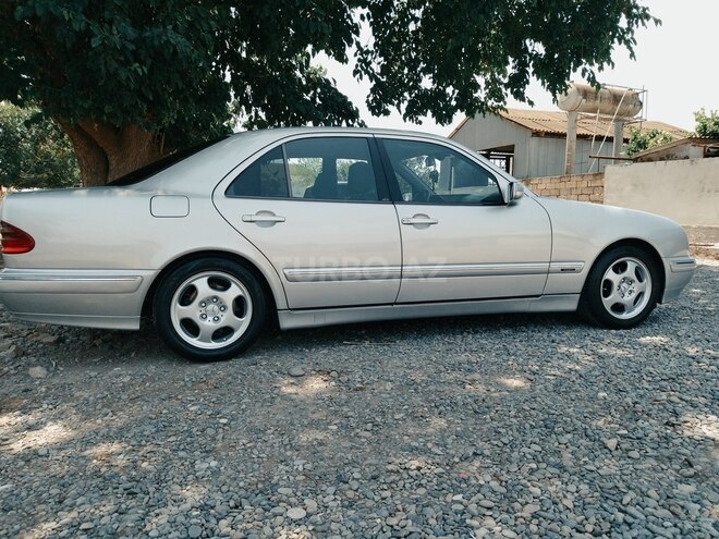 Mercedes E 220 2000, 400,000 km - 2.2 l - Neftçala