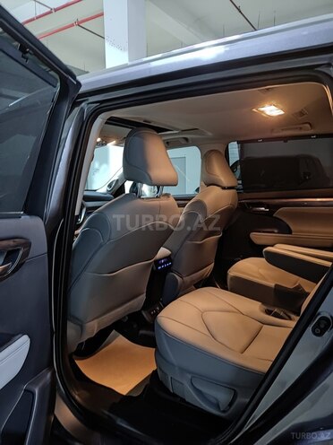Toyota Highlander 2021, 5,600 km - 2.5 л - Bakı