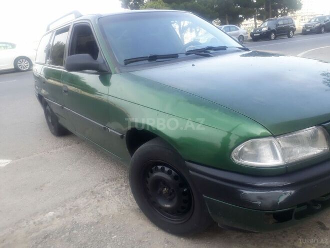 Opel Astra 1996, 320,000 km - 1.6 л - Bakı