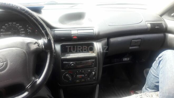 Opel Astra 1996, 320,000 km - 1.6 л - Bakı