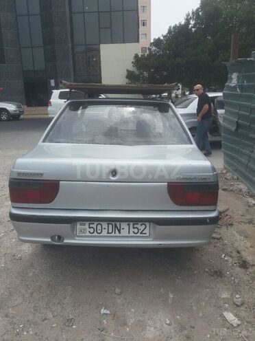 Renault  1997, 599,999 km - 1.4 l - Sumqayıt