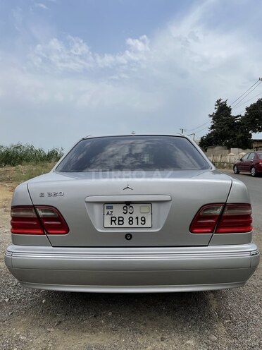 Mercedes E 320 2001, 227,674 km - 3.2 l - Bakı
