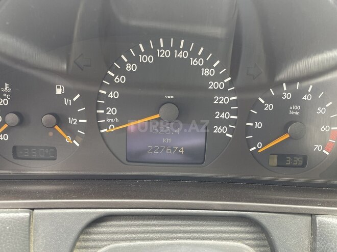 Mercedes E 320 2001, 227,674 km - 3.2 l - Bakı