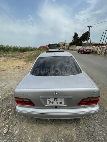 Mercedes E 320 2001, 227,674 km - 3.2 l - Bakı
