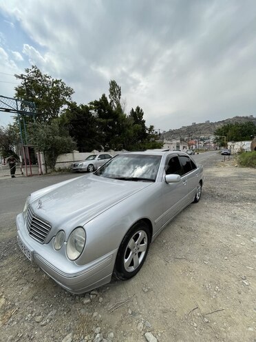 Mercedes E 320 2001, 227,674 km - 3.2 l - Bakı