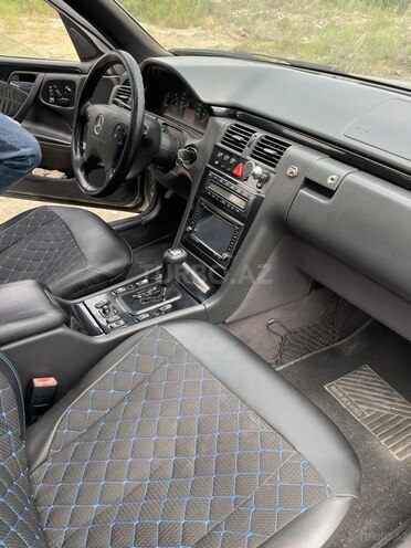 Mercedes E 320 2001, 227,674 km - 3.2 l - Bakı