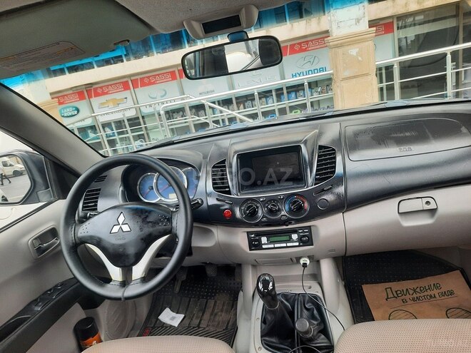 Mitsubishi L200 2009, 187,600 km - 2.5 l - Bakı