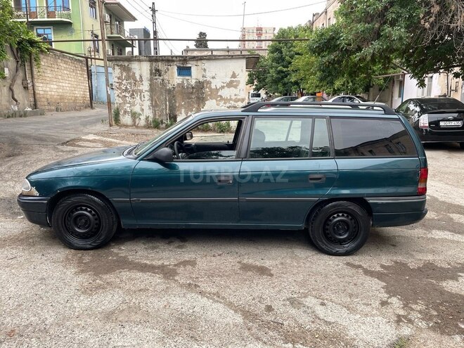 Opel Astra 1997, 275,000 km - 1.6 l - Bakı