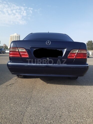 Mercedes E 240 2000, 260,000 km - 2.4 l - Bakı