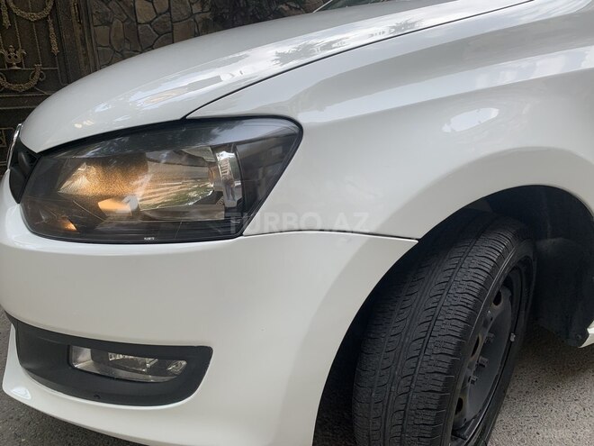 Volkswagen Polo 2013, 128,000 km - 1.4 л - Bakı