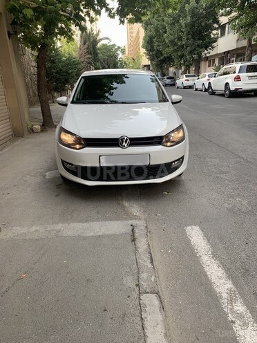 Volkswagen Polo 2013, 128,000 km - 1.4 л - Bakı