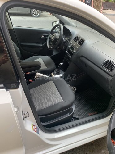 Volkswagen Polo 2013, 128,000 km - 1.4 л - Bakı