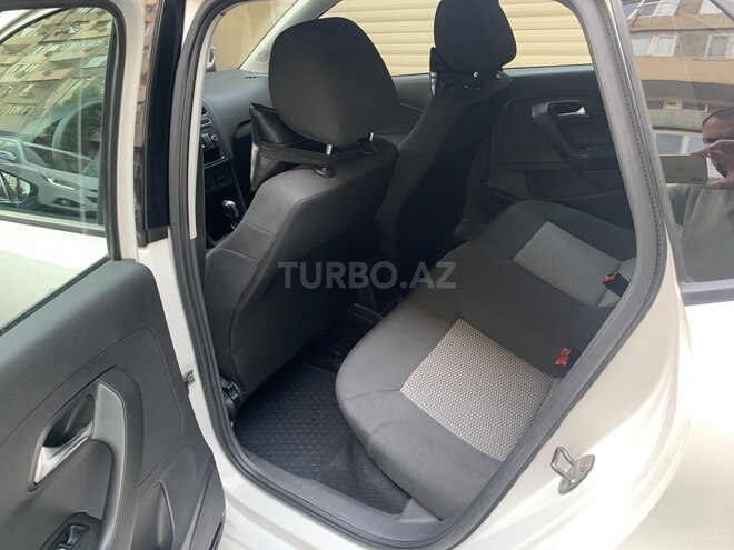 Volkswagen Polo 2013, 128,000 km - 1.4 л - Bakı