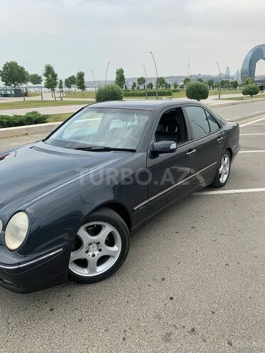 Mercedes E 320 2000, 317,200 km - 3.2 l - Bakı