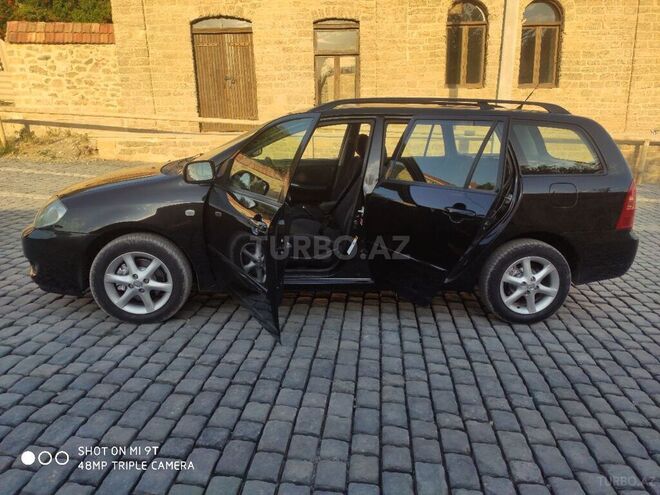 Toyota Corolla 2006, 182,000 km - 1.4 л - Bakı