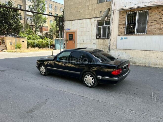 Mercedes E 230 1996, 258,000 km - 2.3 l - Bakı