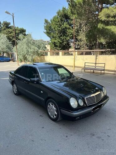 Mercedes E 230 1996, 258,000 km - 2.3 l - Bakı