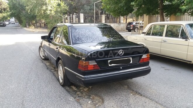 Mercedes E 250 1993, 320,000 km - 2.5 l - Bakı
