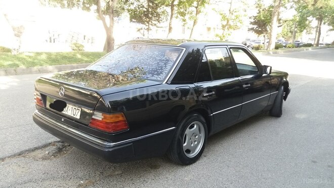 Mercedes E 250 1993, 320,000 km - 2.5 l - Bakı