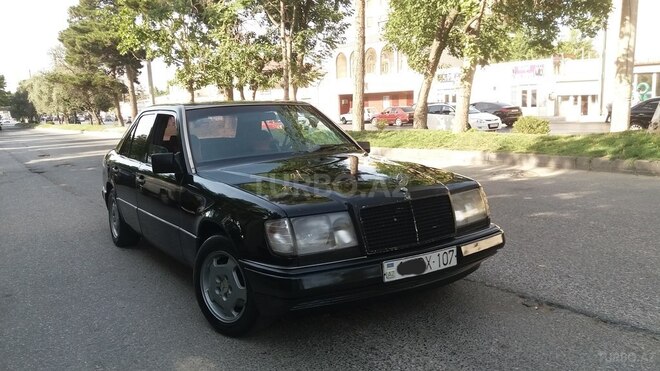 Mercedes E 250 1993, 320,000 km - 2.5 l - Bakı