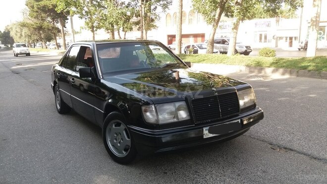 Mercedes E 250 1993, 320,000 km - 2.5 l - Bakı