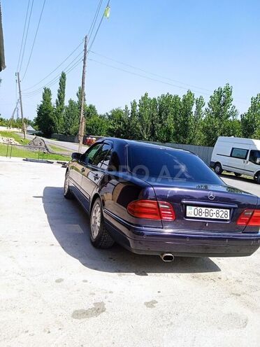Mercedes E 240 1997, 410,000 km - 2.4 l - Balakən