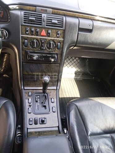 Mercedes E 240 1997, 410,000 km - 2.4 l - Balakən
