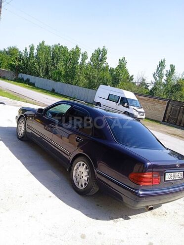 Mercedes E 240 1997, 410,000 km - 2.4 l - Balakən