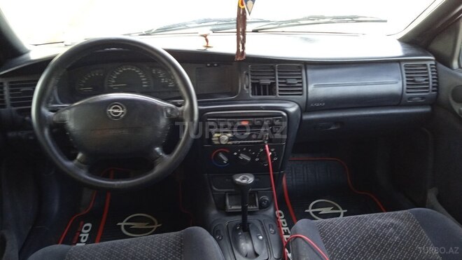 Opel Vectra 1997, 180,000 km - 2.0 л - Neftçala