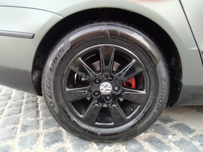 Volkswagen Passat 2005, 240,000 km - 2.0 л - Bakı