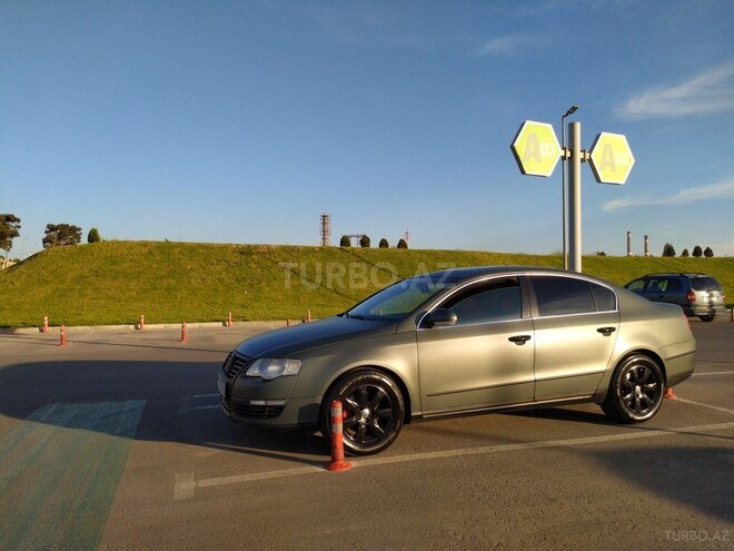 Volkswagen Passat 2005, 240,000 km - 2.0 л - Bakı