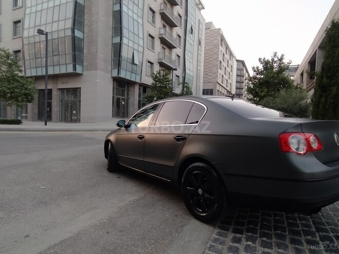 Volkswagen Passat 2005, 240,000 km - 2.0 л - Bakı