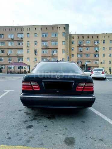 Mercedes E 240 2000, 320,000 km - 2.4 l - Bakı
