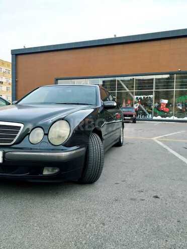 Mercedes E 240 2000, 320,000 km - 2.4 l - Bakı