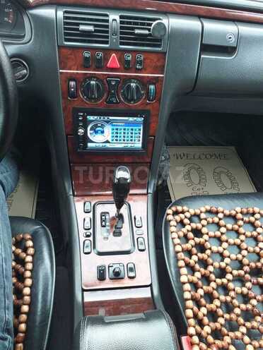 Mercedes E 240 2000, 320,000 km - 2.4 l - Bakı