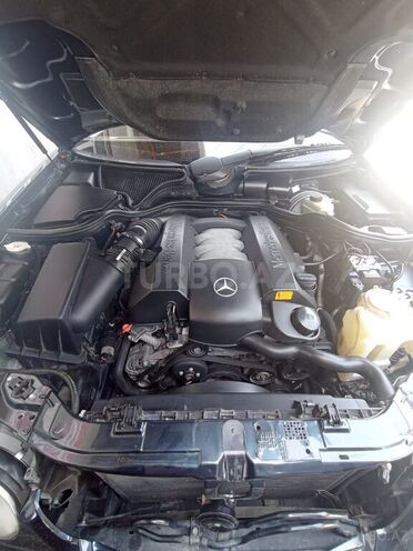 Mercedes E 240 2001, 390,000 km - 2.4 l - Füzuli