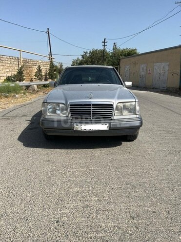 Mercedes E 200 1995, 302,000 km - 2.0 l - Bakı