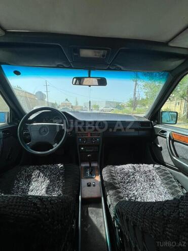 Mercedes E 200 1995, 302,000 km - 2.0 l - Bakı