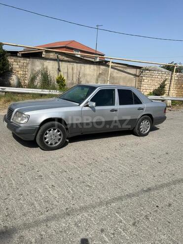 Mercedes E 200 1995, 302,000 km - 2.0 l - Bakı