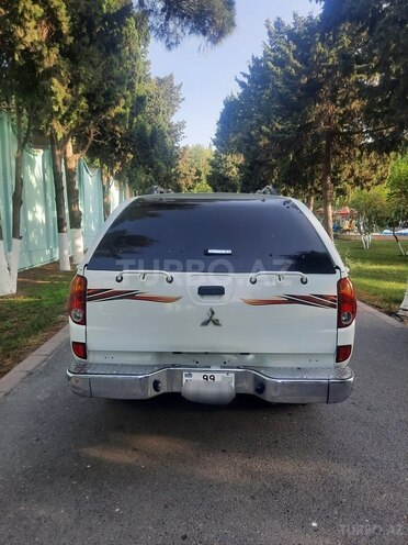 Mitsubishi L200 2008, 213,800 km - 2.5 l - Bakı