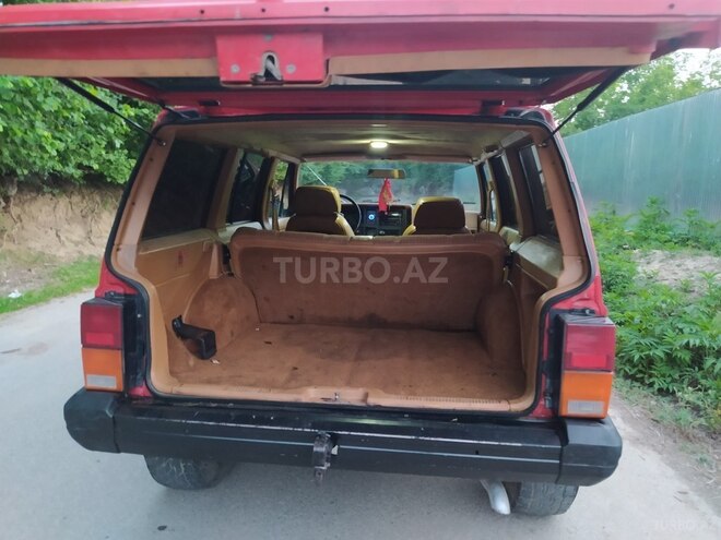 Jeep Cherokee 1986, 122,222 km - 2.5 l - Quba