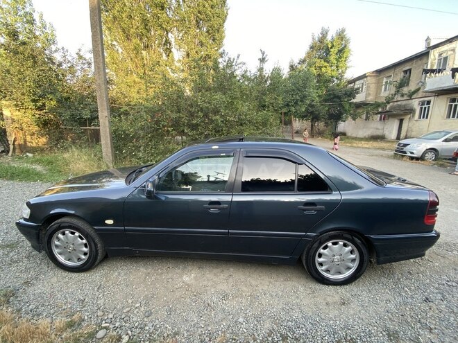 Mercedes C 200 1999, 420,000 km - 2.0 л - Lənkəran
