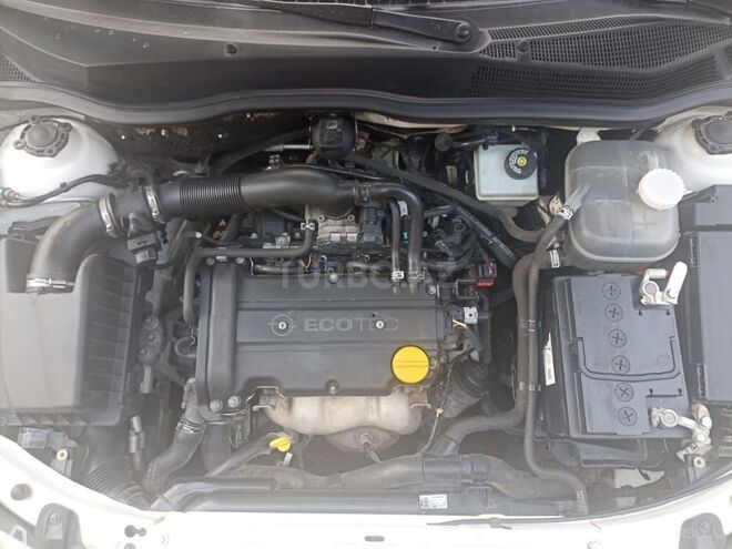 Opel Astra 2010, 209,000 km - 1.4 л - Astara