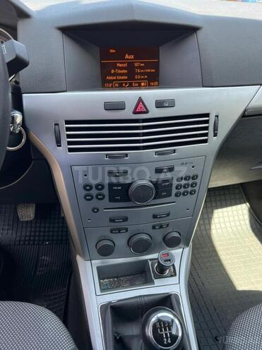 Opel Astra 2010, 209,000 km - 1.4 л - Astara
