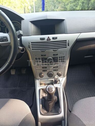 Opel Astra 2010, 209,000 km - 1.4 л - Astara