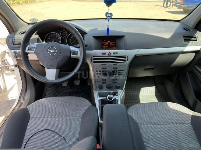 Opel Astra 2010, 209,000 km - 1.4 л - Astara
