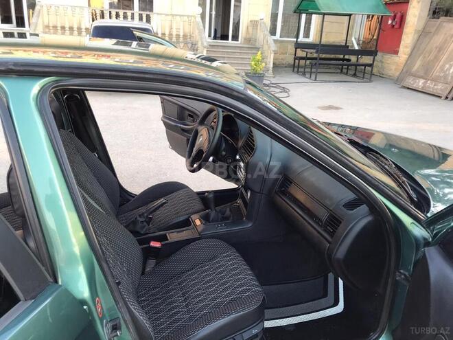BMW 316 1997, 420,000 km - 1.6 l - Quba