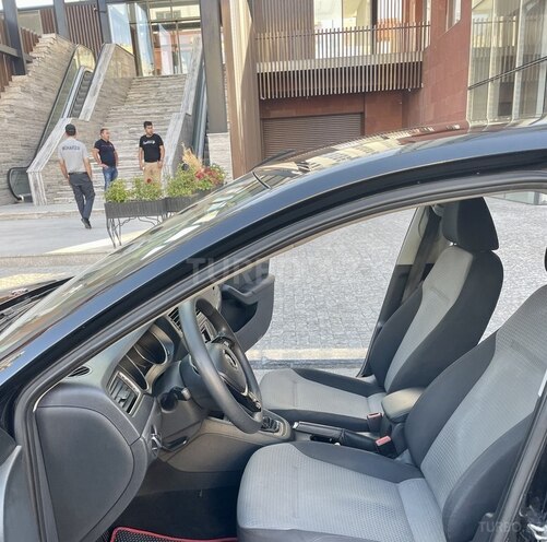 Volkswagen Jetta 2016, 89,000 km - 1.4 л - Bakı