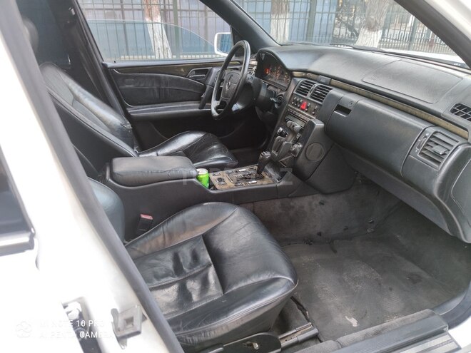 Mercedes E 220 1999, 361,458 km - 2.2 л - Bakı